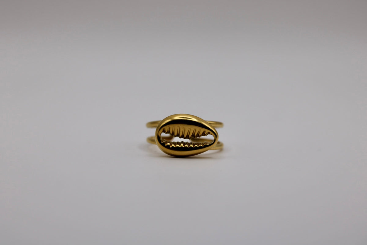 Chris' Cowrie Ring