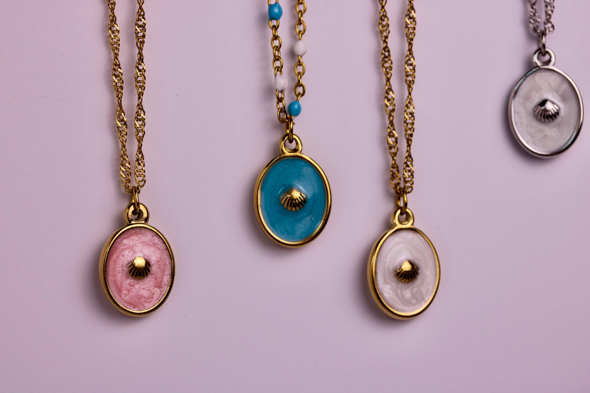Color Me Coastal Necklace in Silver + Gold