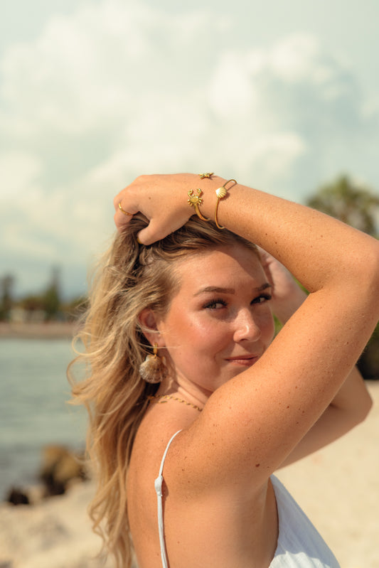 Seagrass Shell Hoops