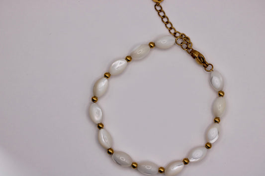 Shimmer Shell Bracelet