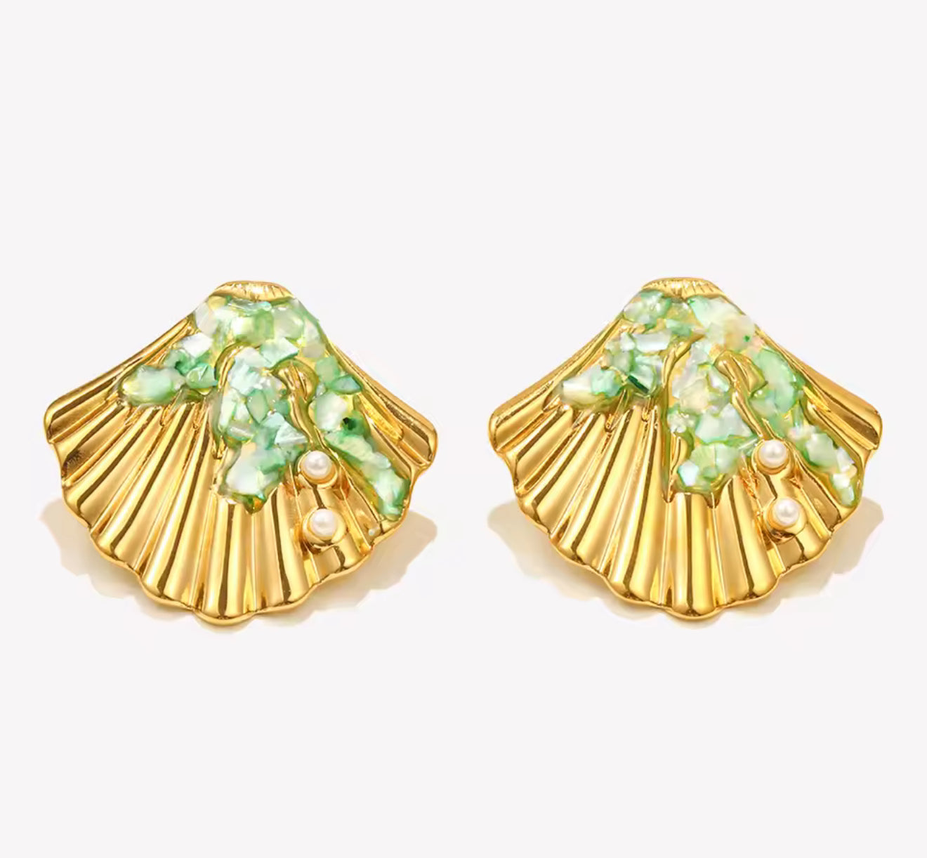 Lindsi Crush Seashell Studs