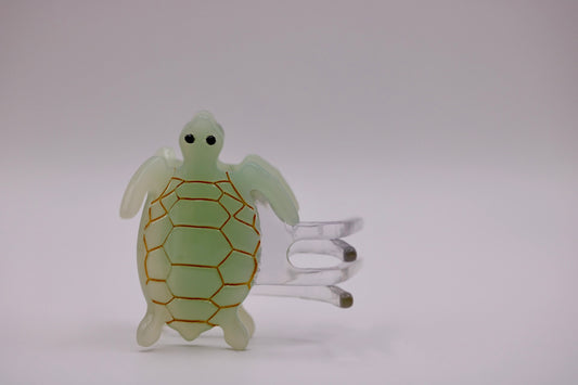 Tiny Honu Hair Clip
