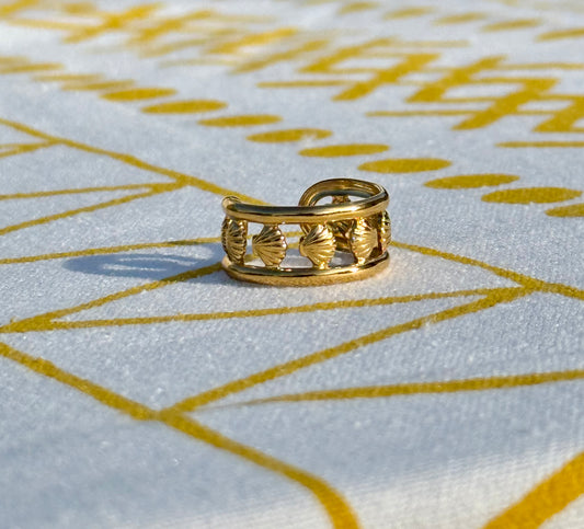 Banded Scallop in Silver + Gold