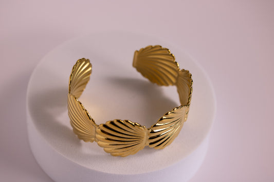 Adria Shell Bangle