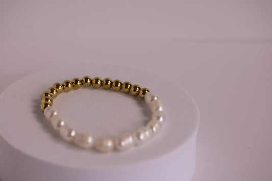 Golden Surf Pearl Bracelet