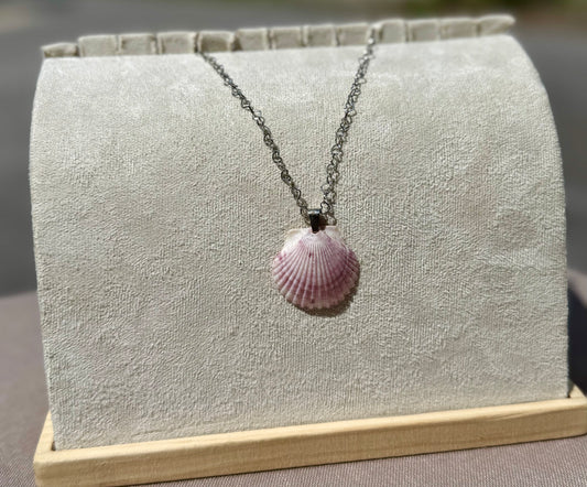The Silver Lover Necklace - Lavender Seashell Edition