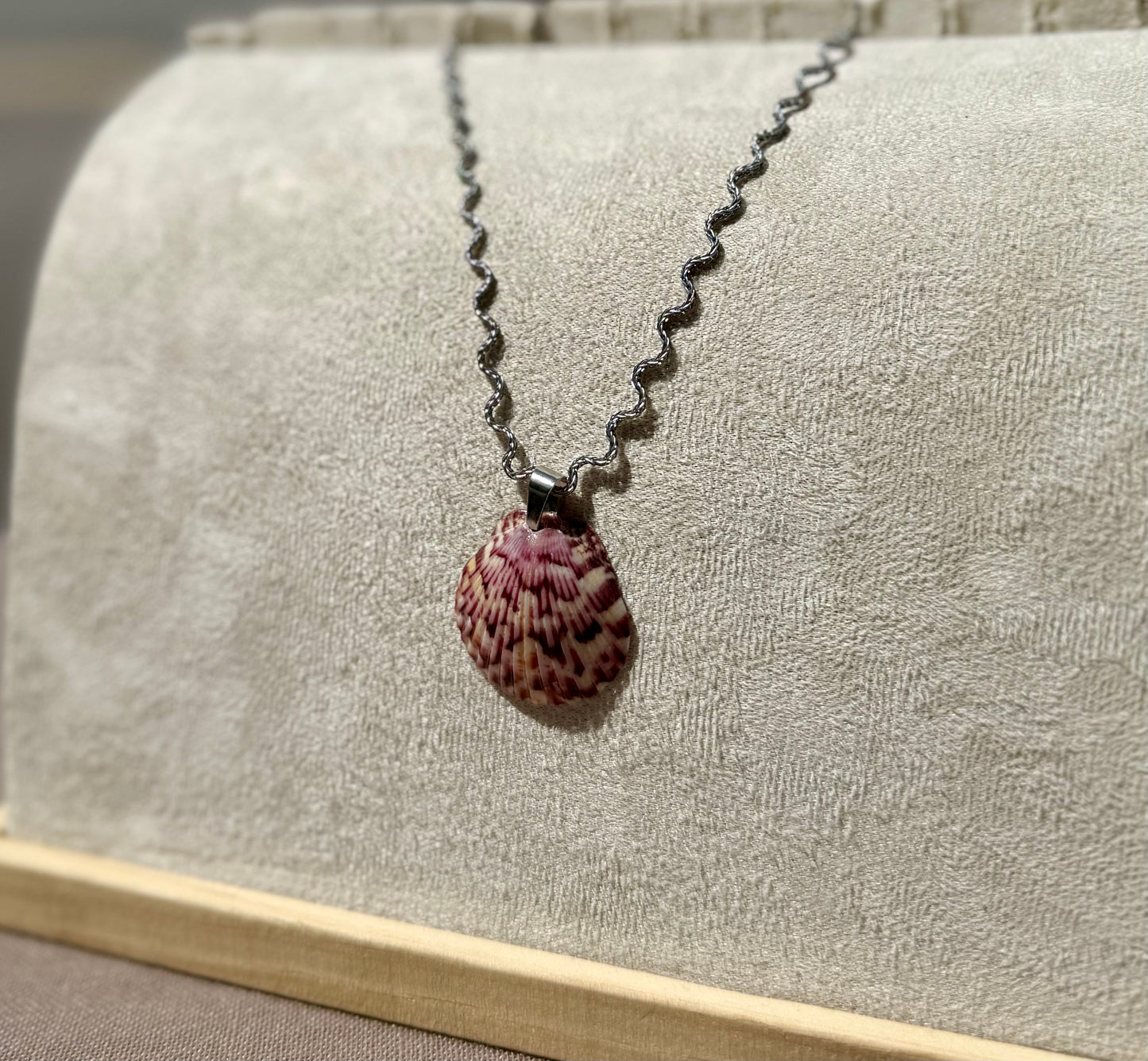 The Silver Ripple Necklace - Cali Merlot Seashell Edition