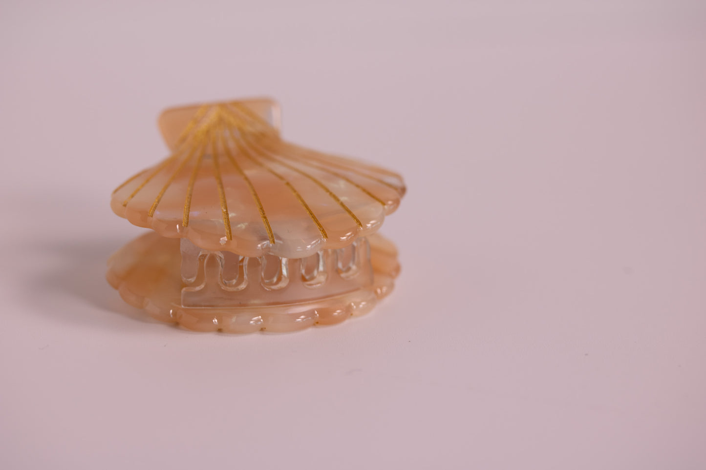 Peachy Seashell Claw Clip
