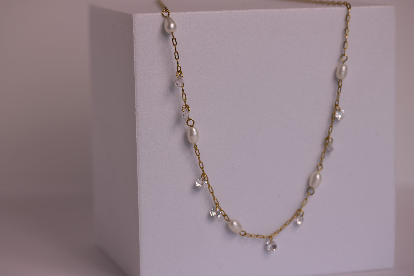 Dancing Pearls Layering Necklace