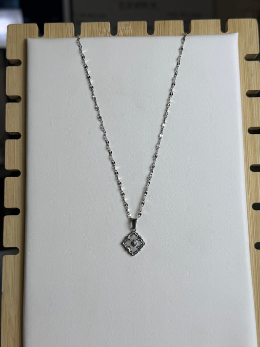 Vintage Clover Necklace
