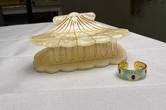 Clam Hair Clip
