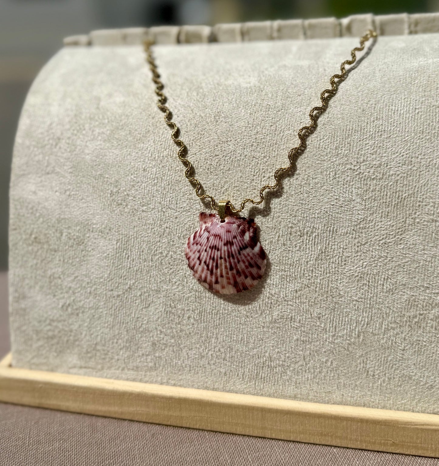 The Ripple Necklace - Merlot Calico Speckle Seashell Edition