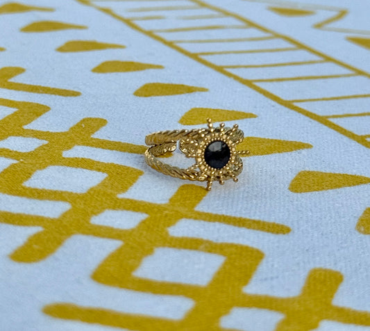 Sunwashed Ring in Black + White