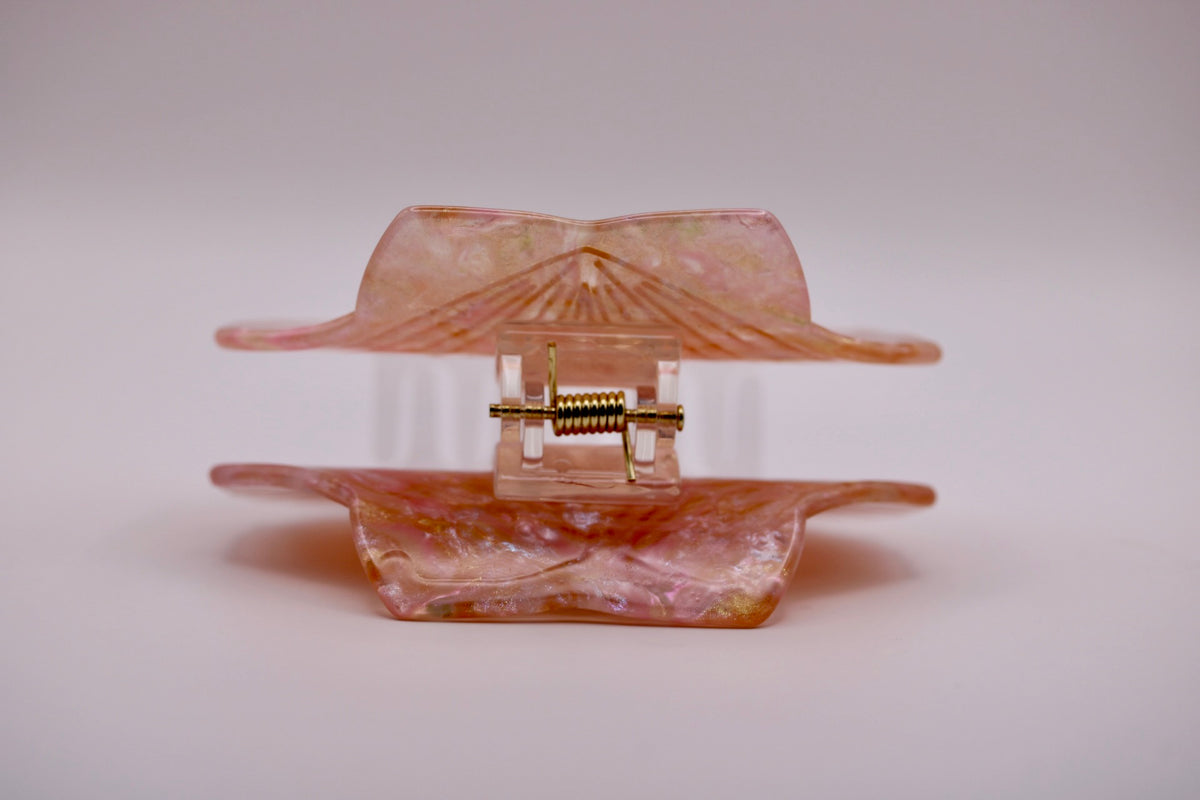 Treasure Cove Scallop Hair Clip