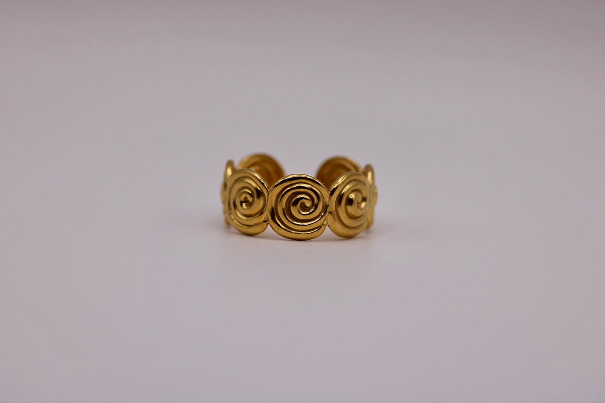 Loretta Ring