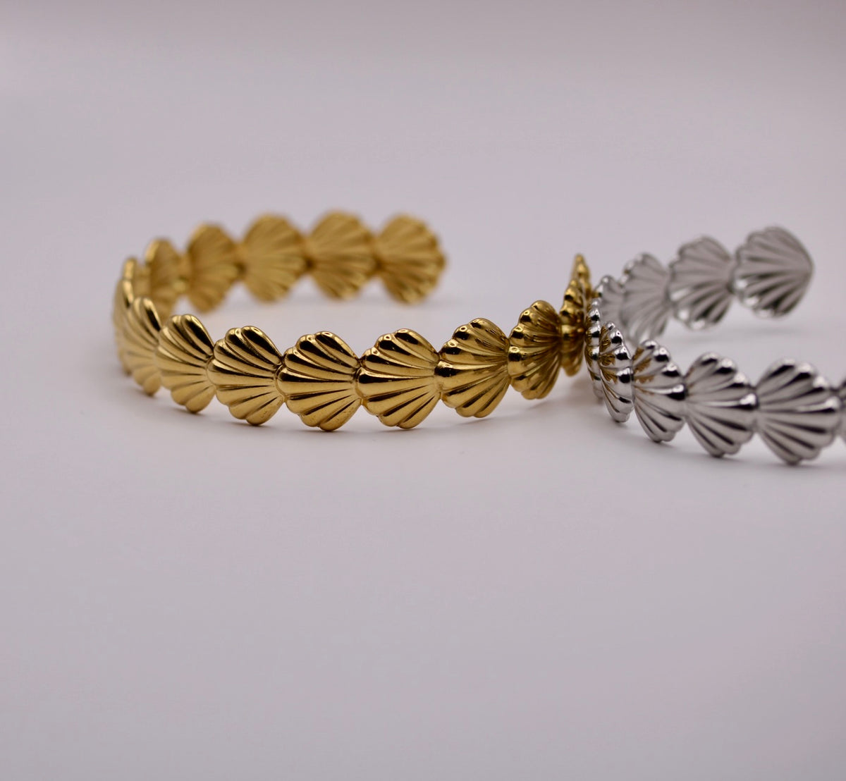 Scallop Row Bangle