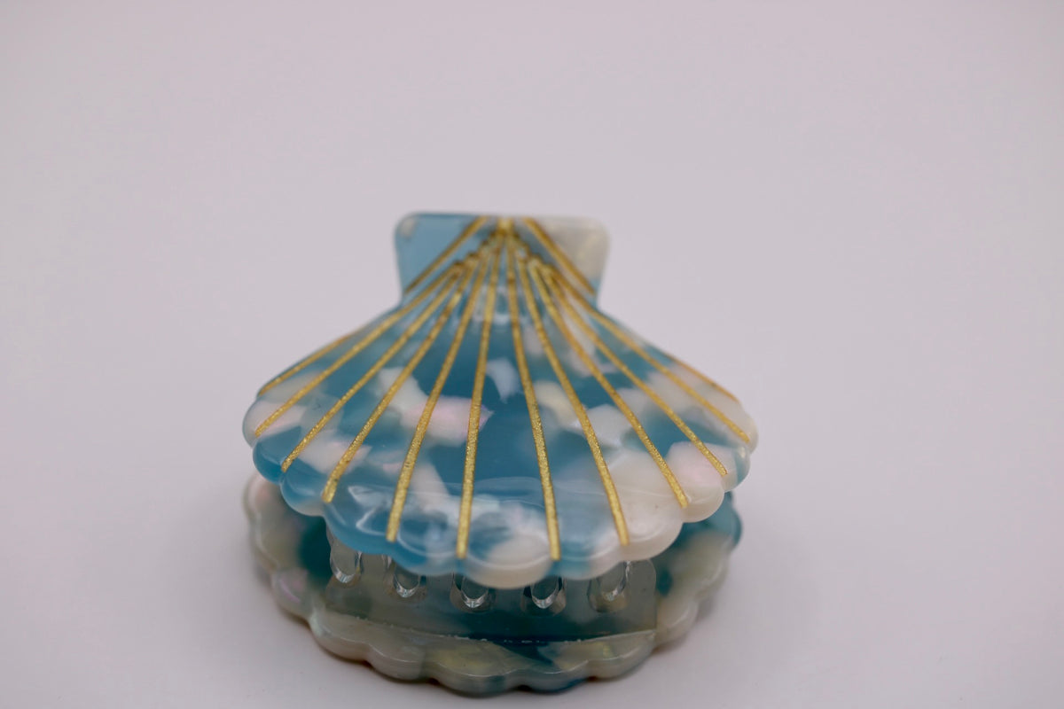 Golden Coast Scallop Claw Clip