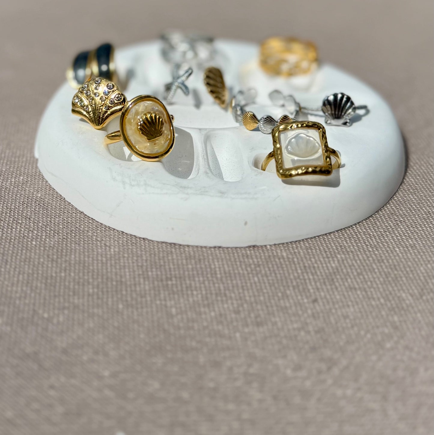 Stoned Scallop Ring