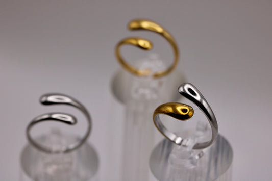 The Laurel Ring