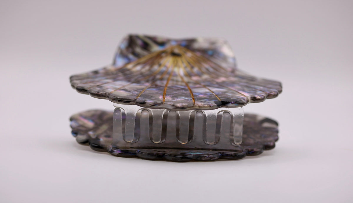 Treasure Cove Scallop Hair Clip