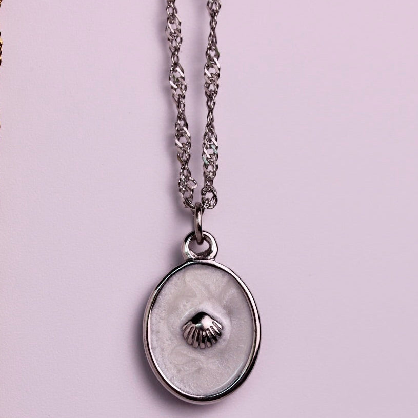 Color Me Coastal Necklace in Silver + Gold