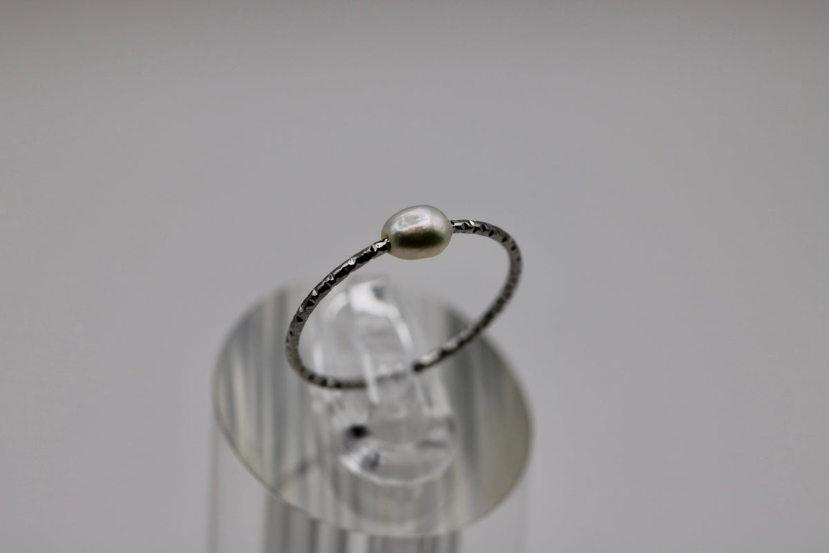 Petite Pearl Ring