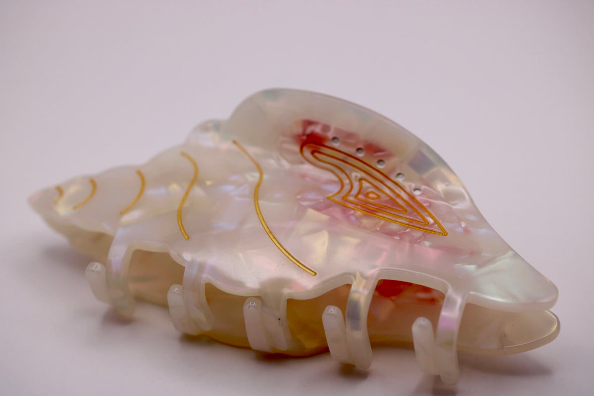 Conch Club Hair Clip