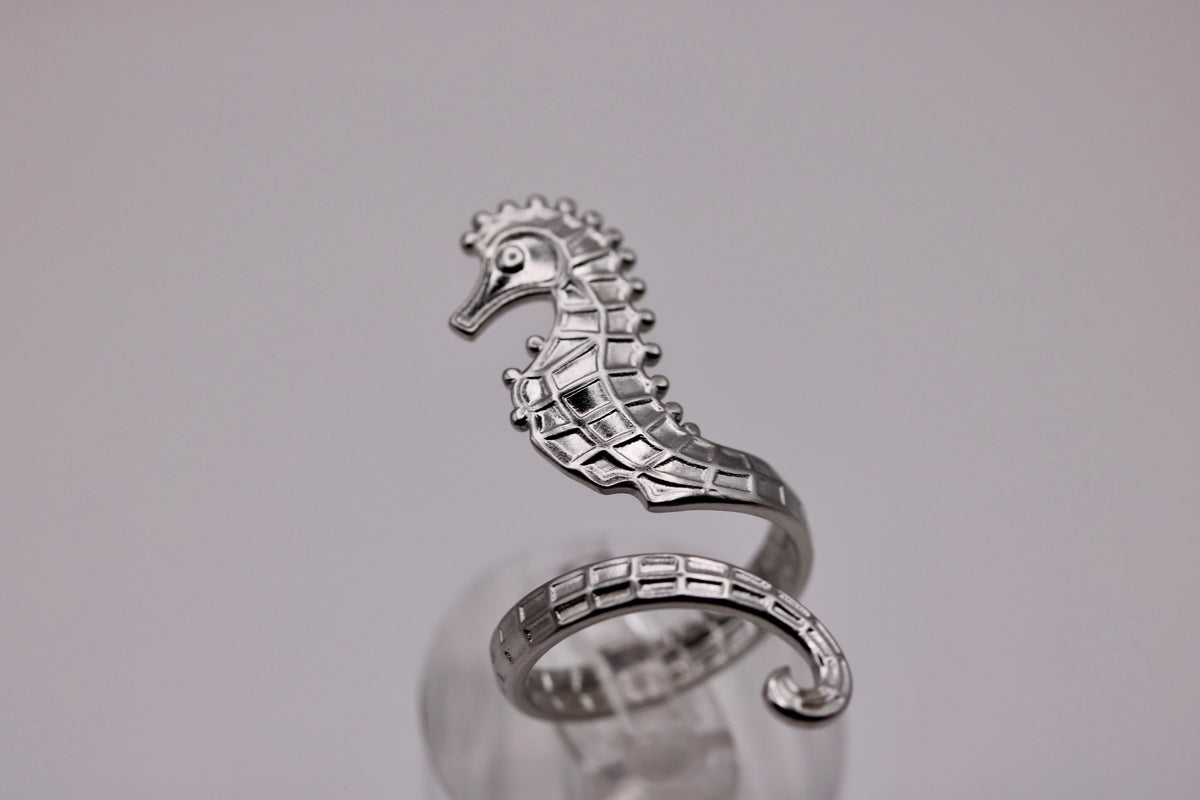 Seahorse Ring in Silver + Gold