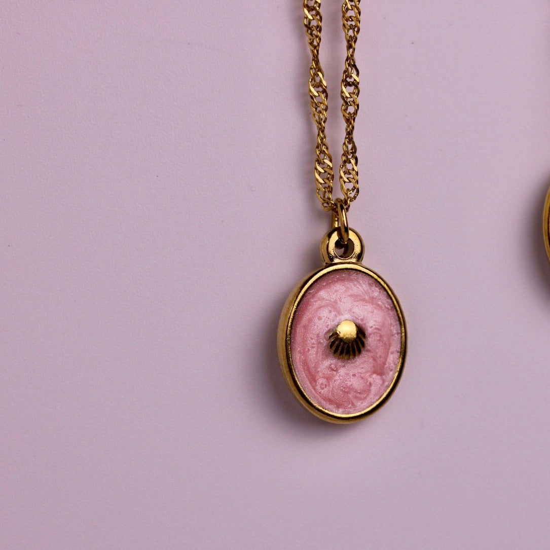 Color Me Coastal Necklace in Silver + Gold