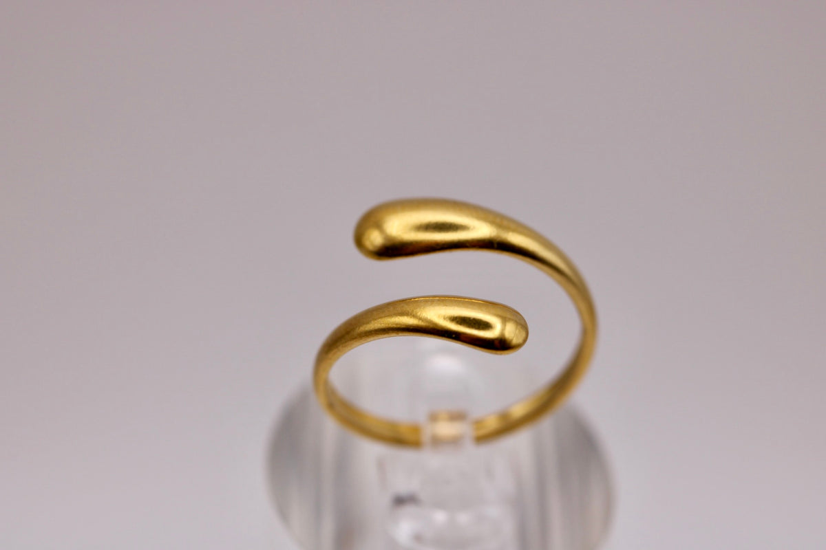 The Laurel Ring
