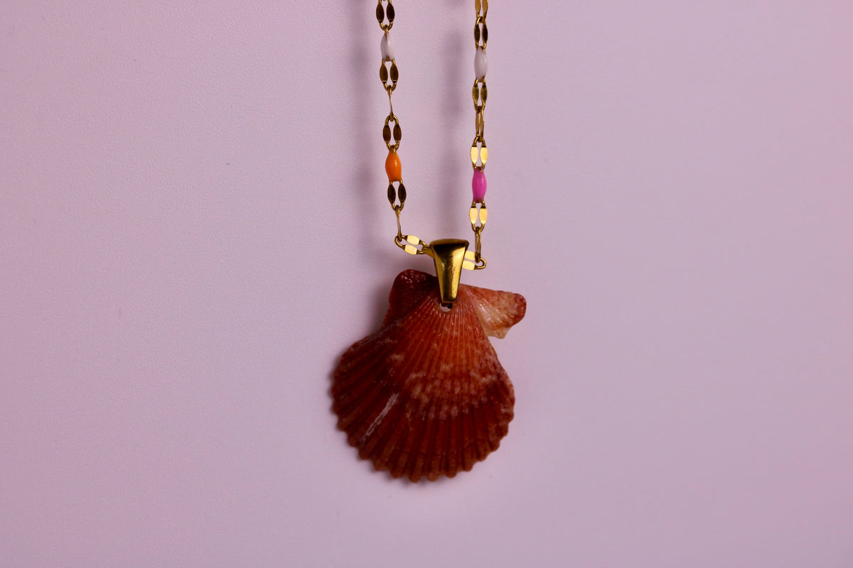 Rough Scallop Confetti Necklace
