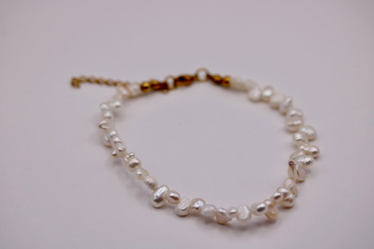 Asymmetrical Pearl Anklets