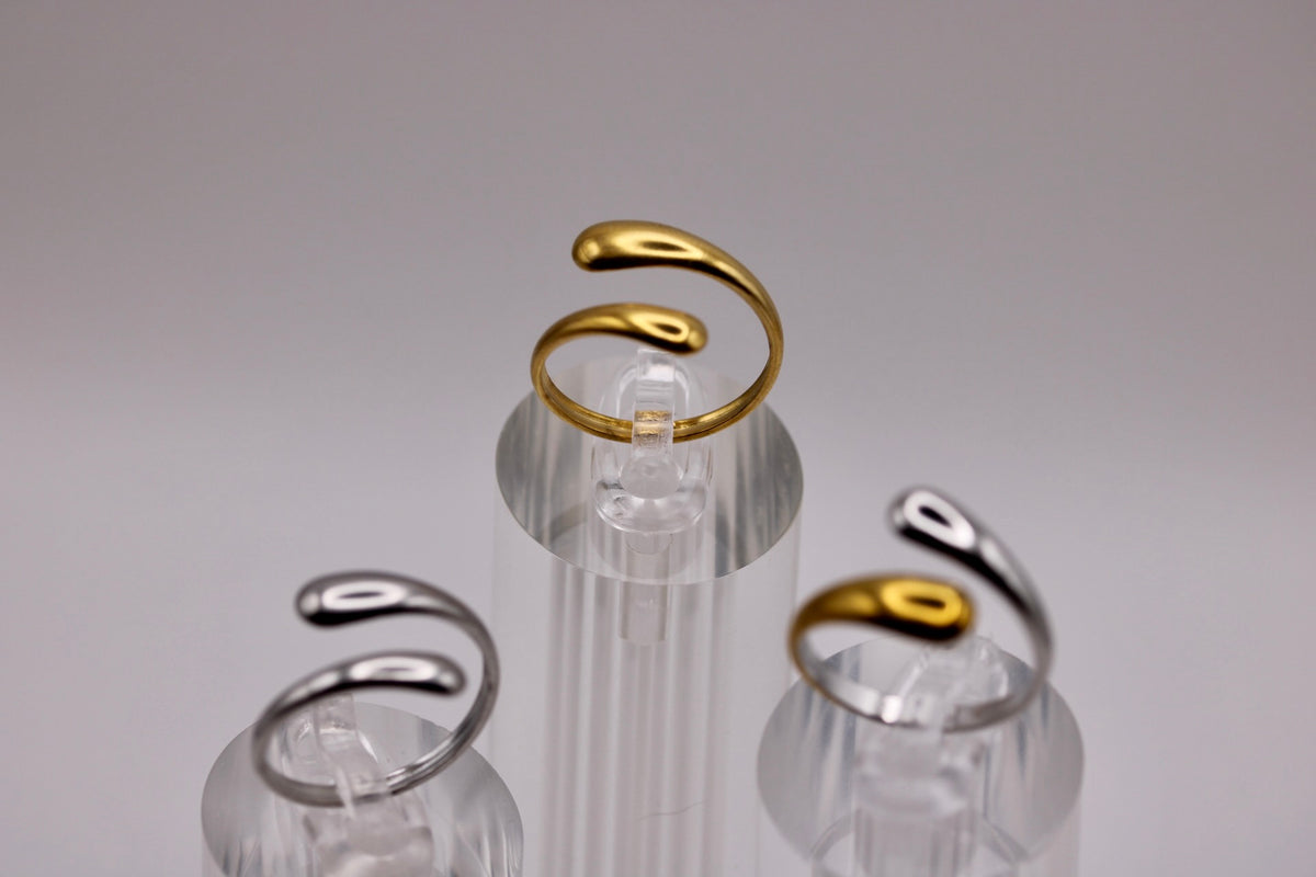 The Laurel Ring