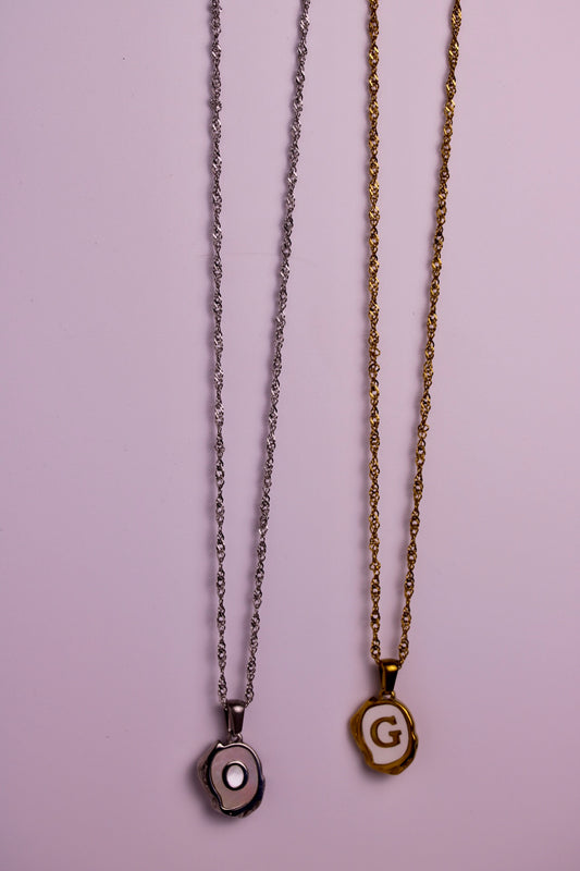 The Seaside Initial Necklace - Singapore Chain Edition