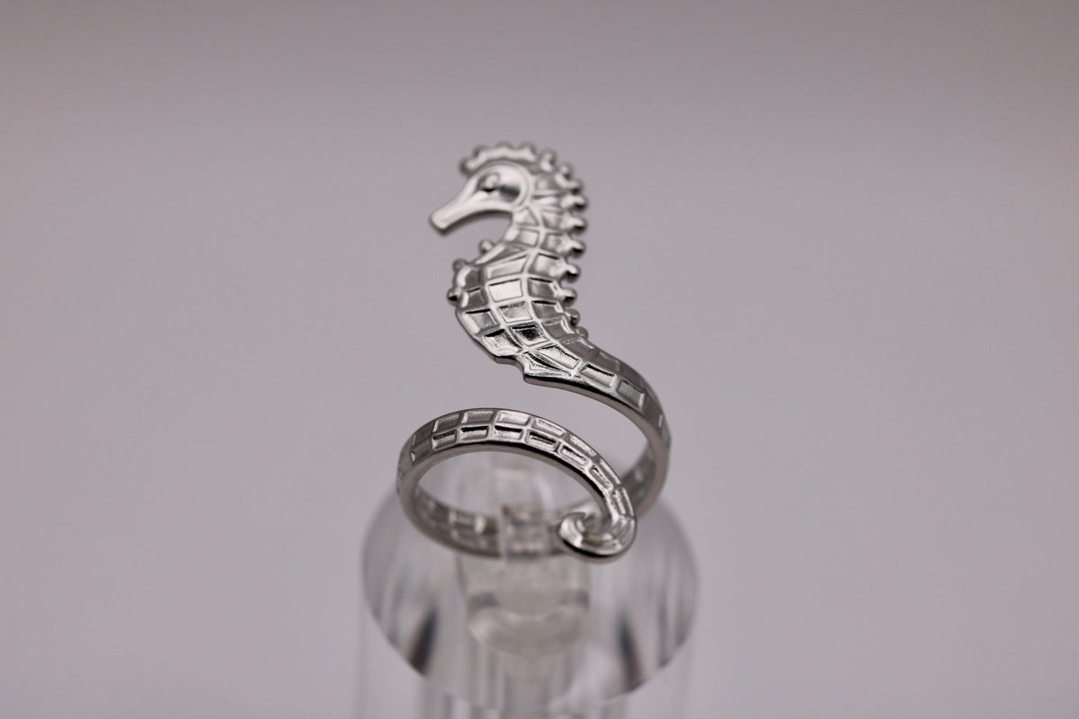 Seahorse Ring in Silver + Gold