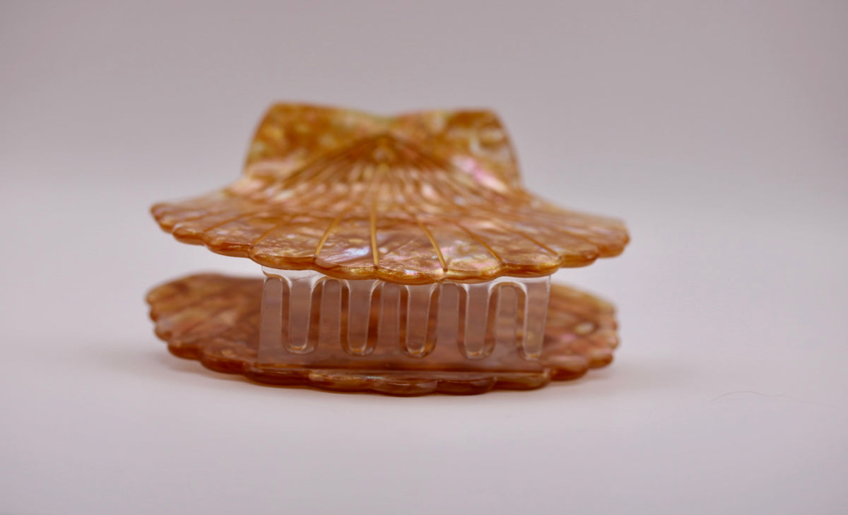 Treasure Cove Scallop Hair Clip