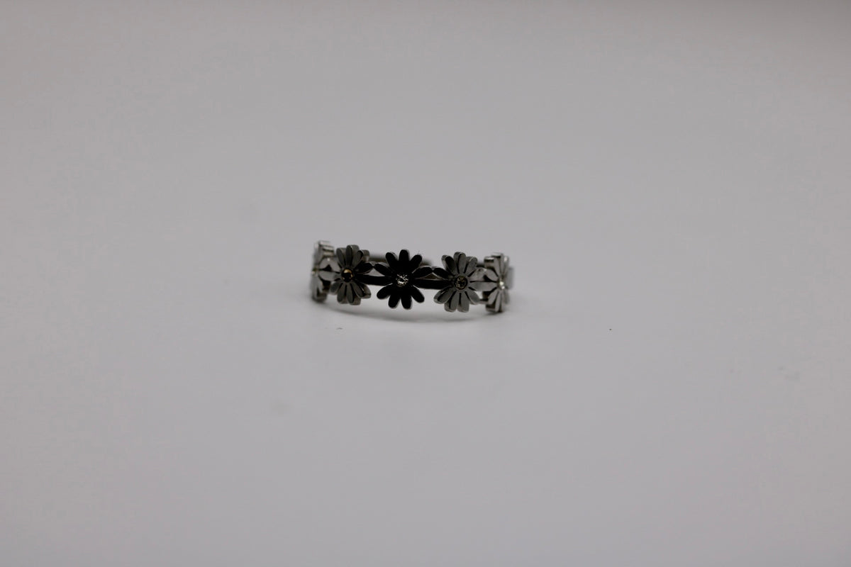 Coastal Daisy Ring in Silver + Gold