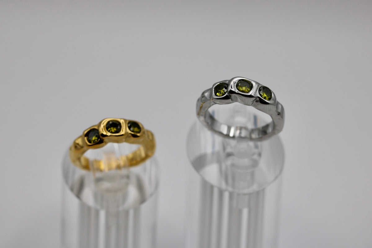 The Tini Trio Ring