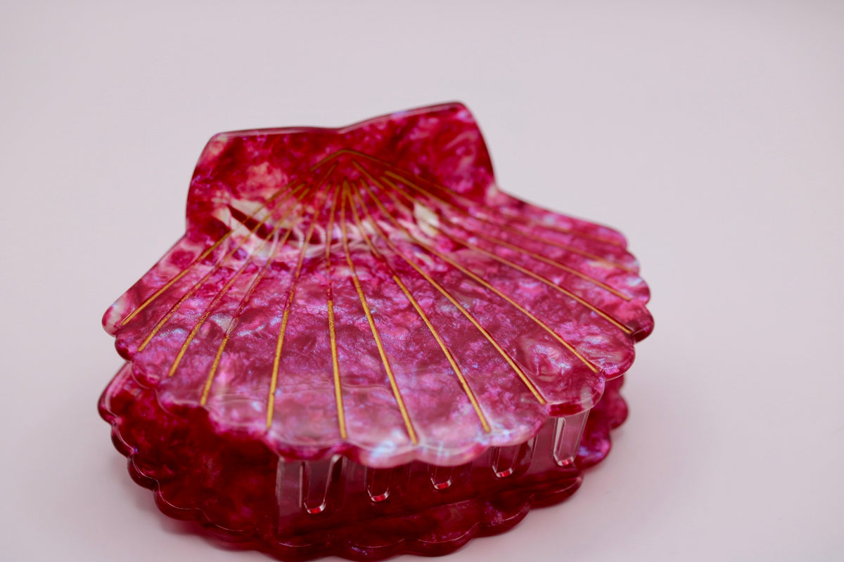 Treasure Cove Scallop Hair Clip