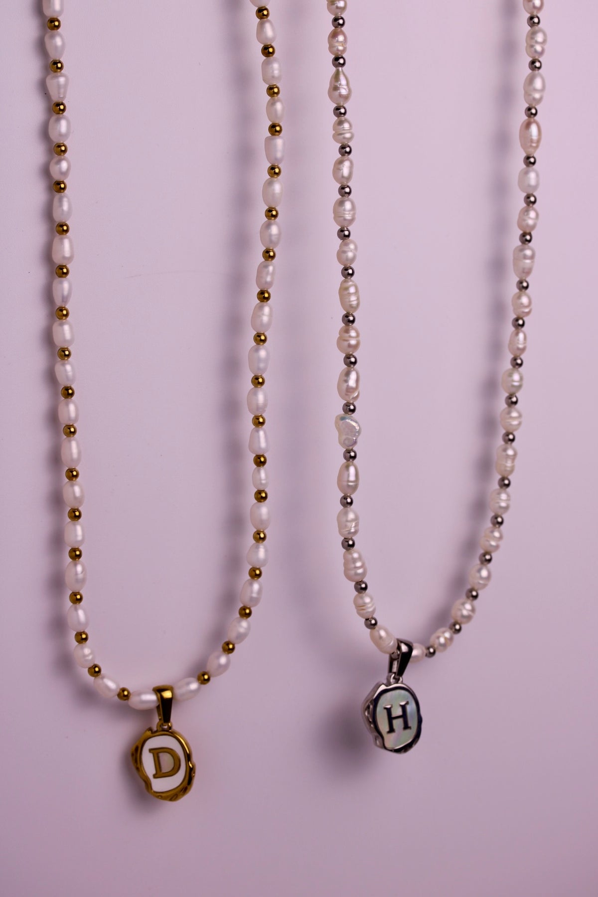 Collar con inicial en cadena de sirena