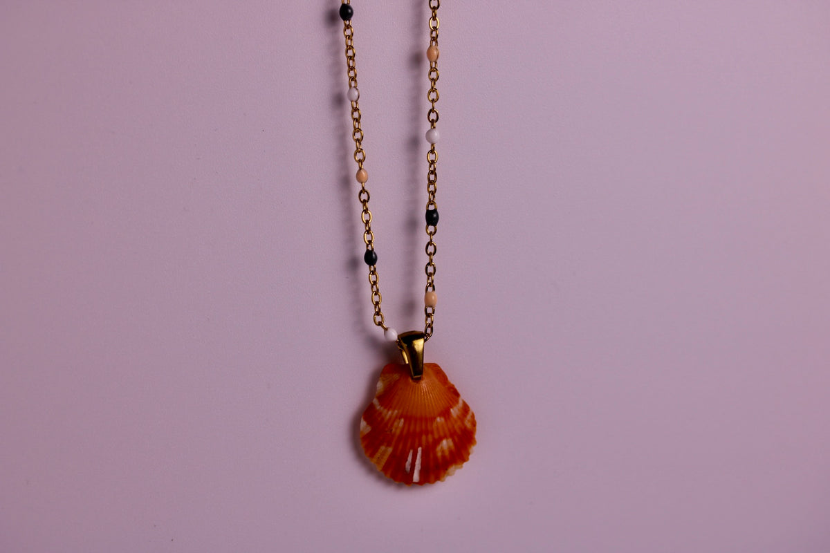 Sunset Speckle Scallop Necklace