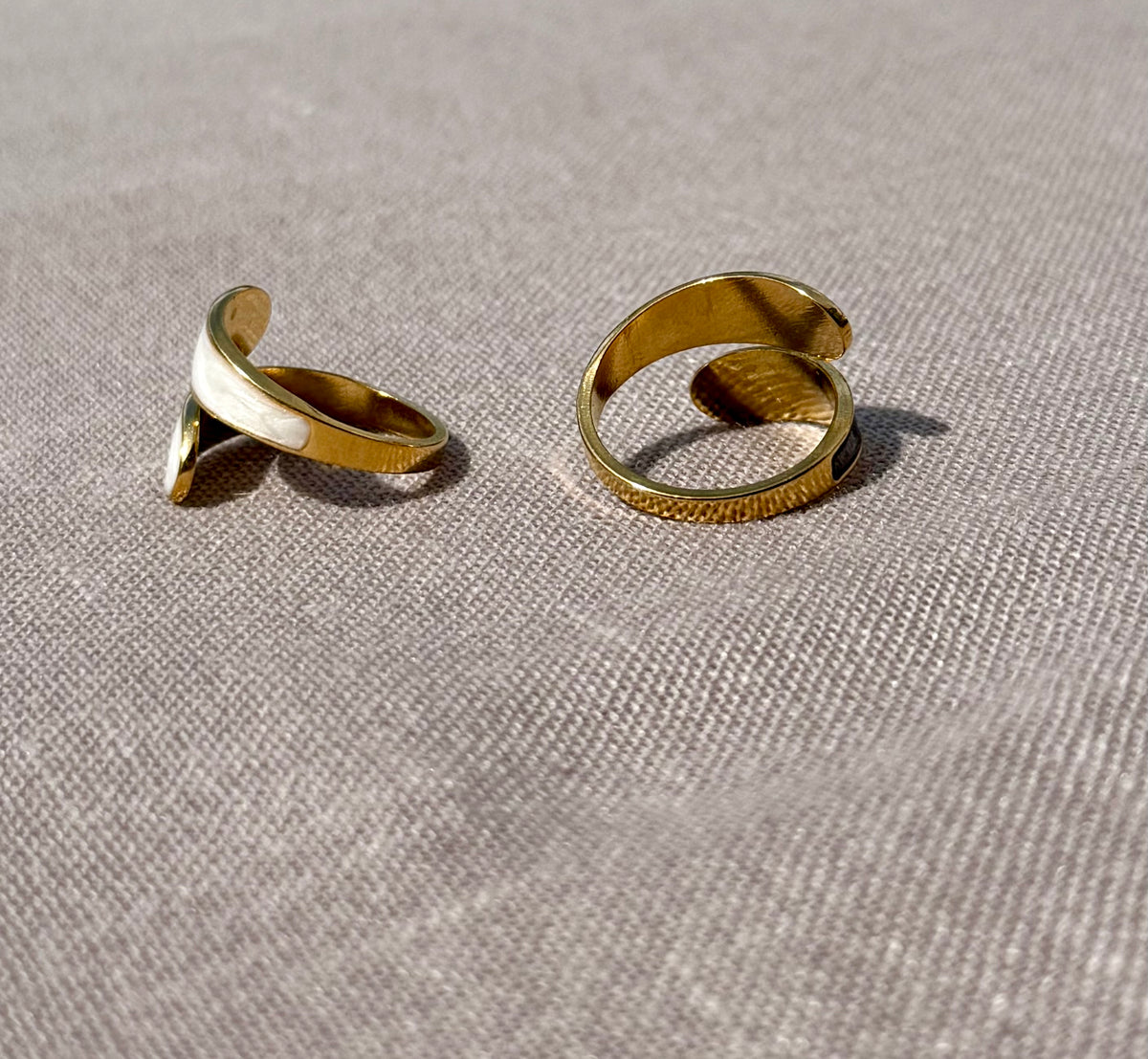Sjhello Shello Ring – Shell + Stone