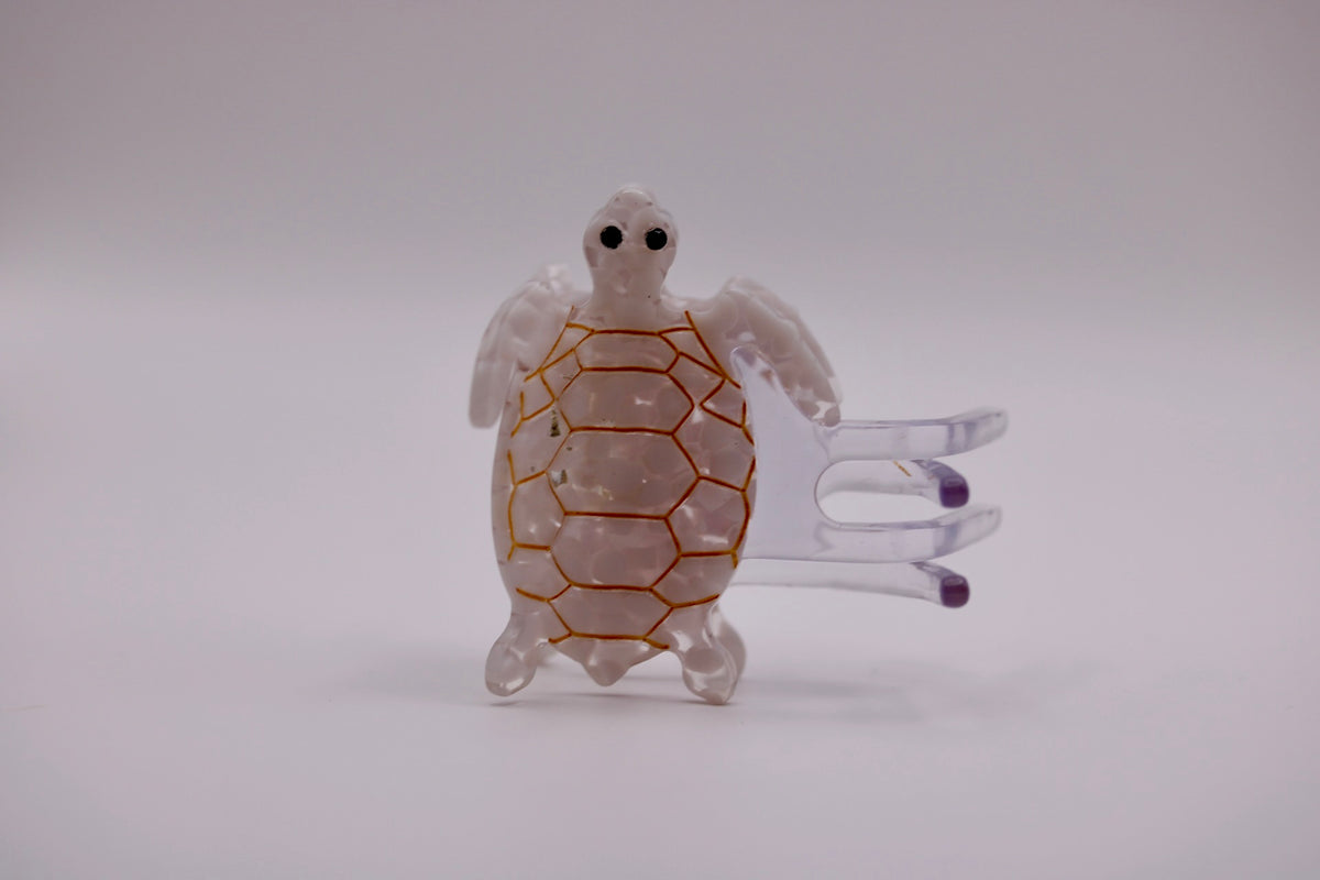 Tiny Honu Hair Clip
