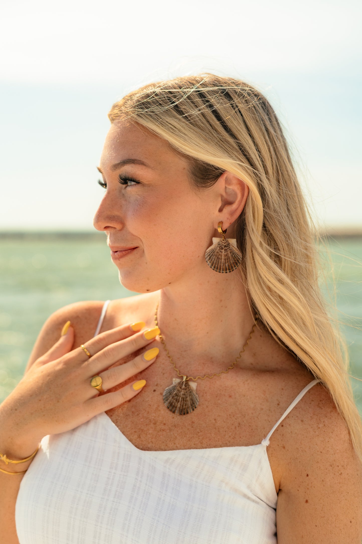 Seagrass Shell Hoops