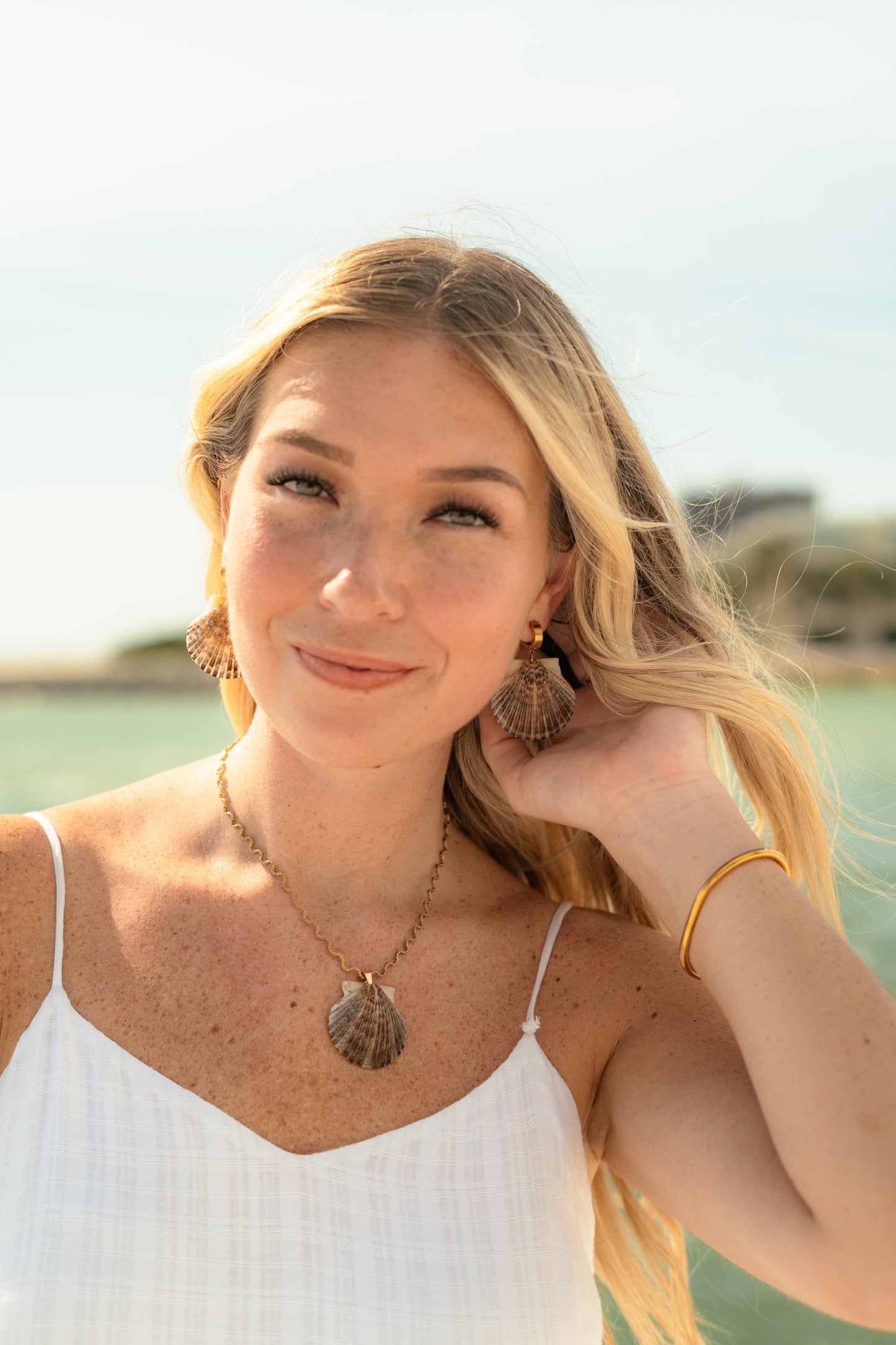 Seagrass Shell Hoops