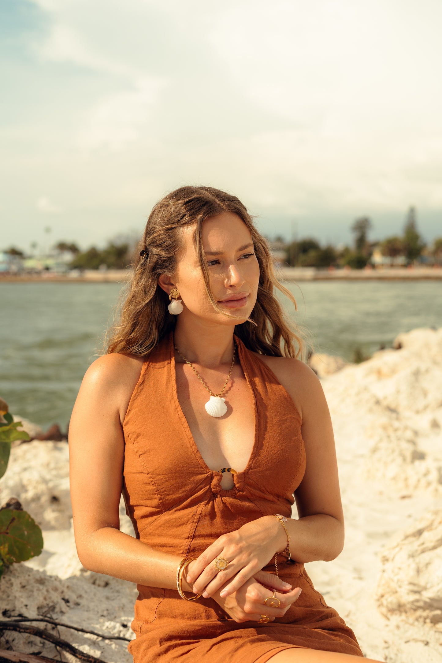 The Ripple Necklace- Cream Seashell Silver + Gold