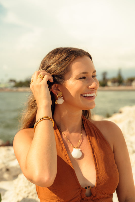 The Ripple Necklace- Cream Seashell Silver + Gold