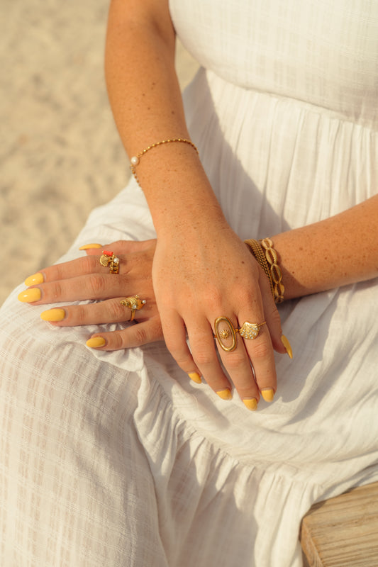 Stoned Scallop Ring