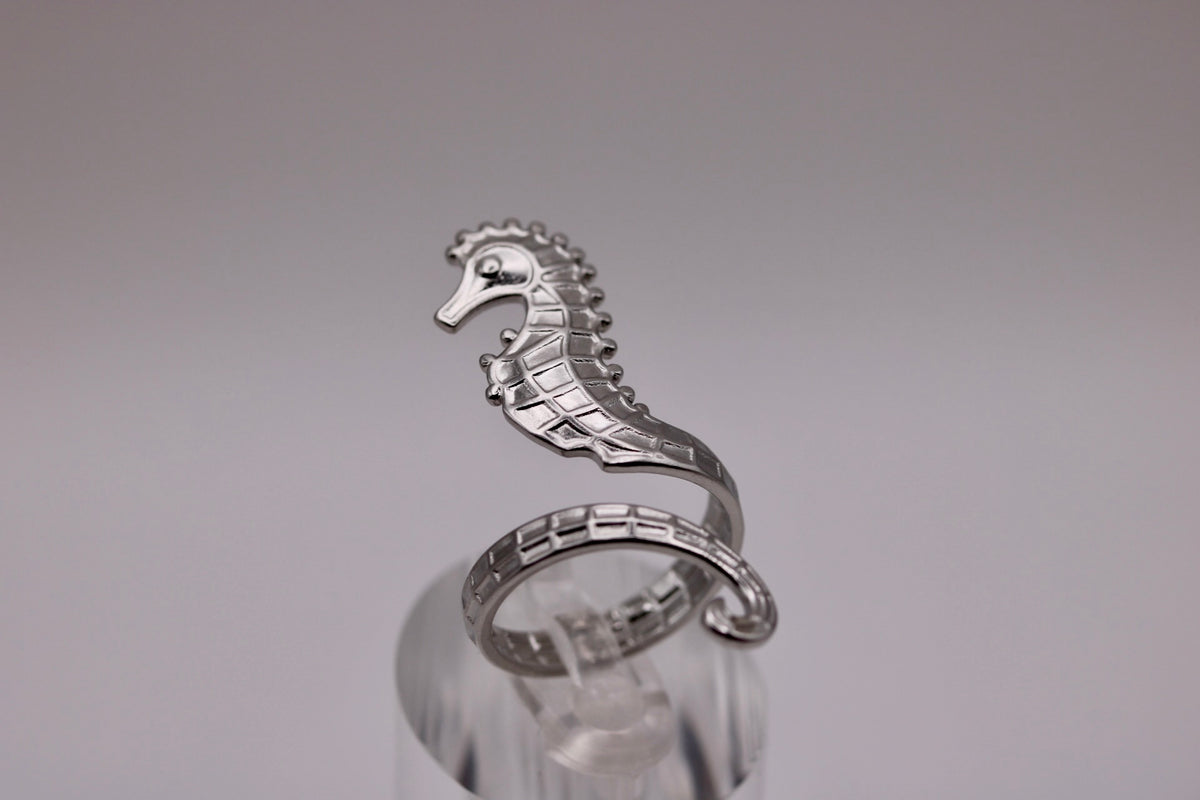 Seahorse Ring in Silver + Gold