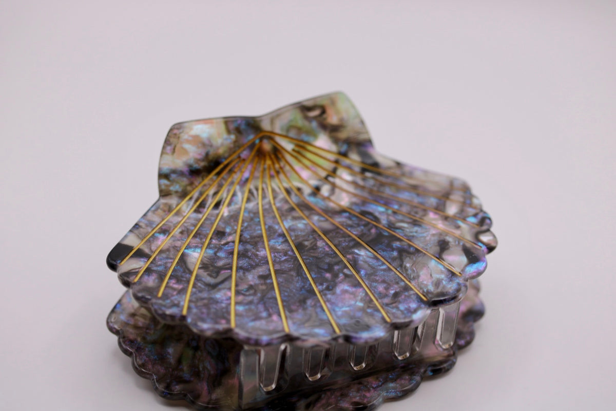 Treasure Cove Scallop Hair Clip